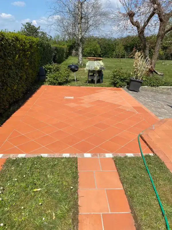 Terrazza in cotto lavata e trattata — dopo l'intervento